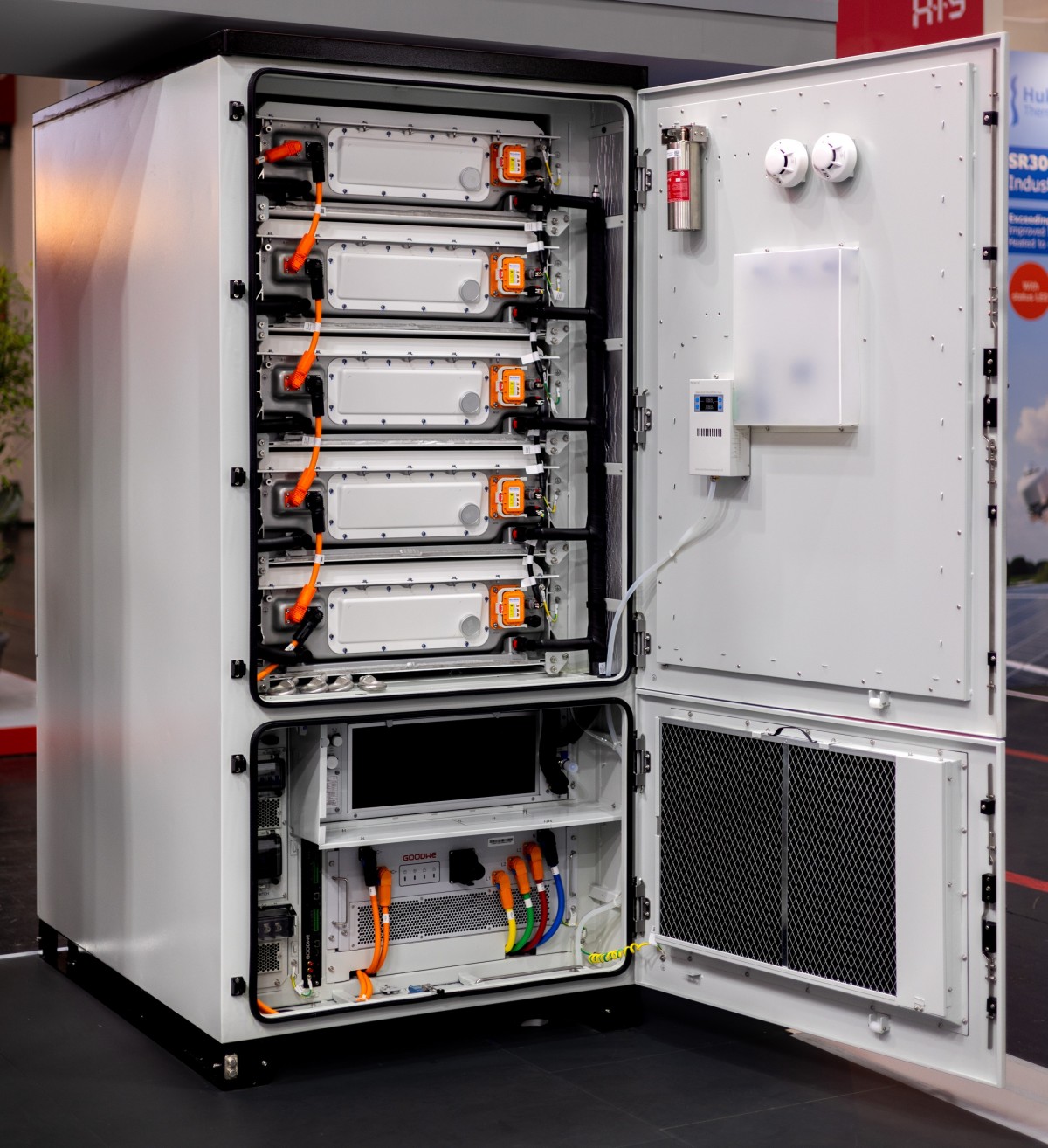 A look inside the ESA 125kW261kW C&I Energy Storage System_1.jpg
